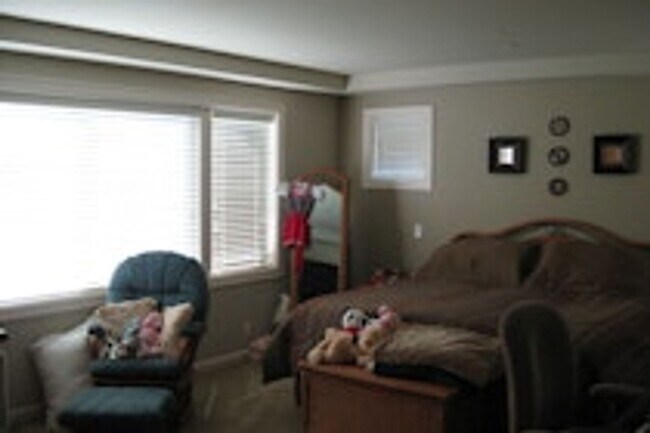 Building Photo - 4bd/3.5Ba Bothell Sanctuary