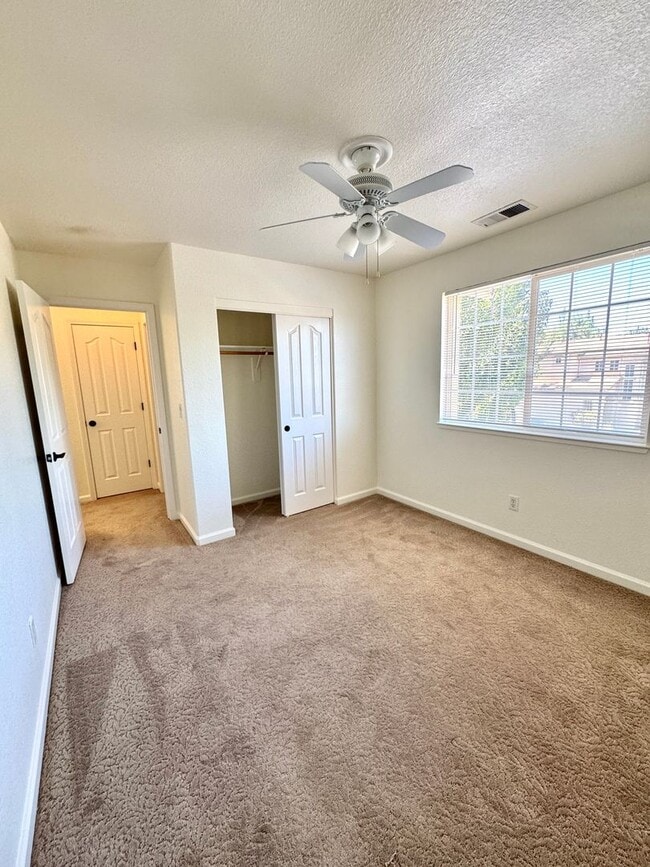 Building Photo - 2520 Napoli Dr