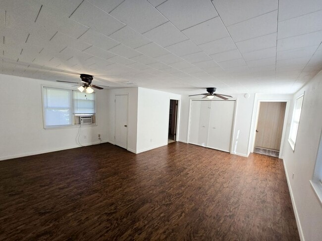 Building Photo - 5195 Seale Rd