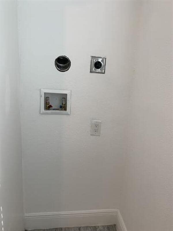 Building Photo - 4908 W Ingraham St