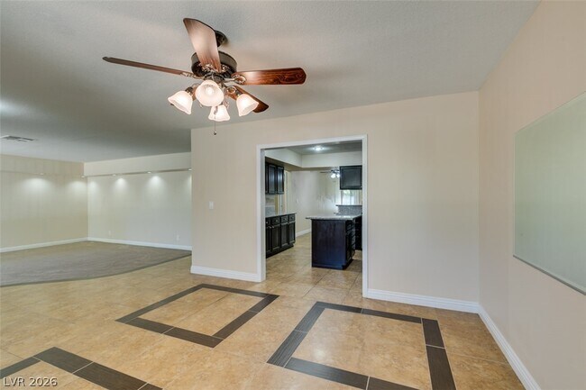 Building Photo - 3221 E Rochelle Ave