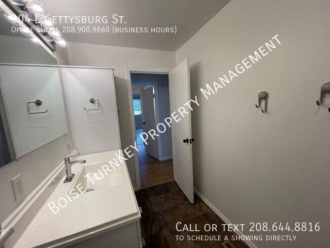 Building Photo - 304 E Gettysburg St