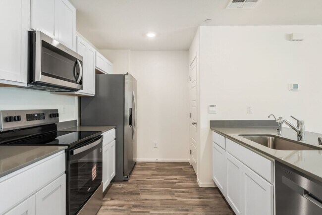 Building Photo - 7352 Joanna Brk St