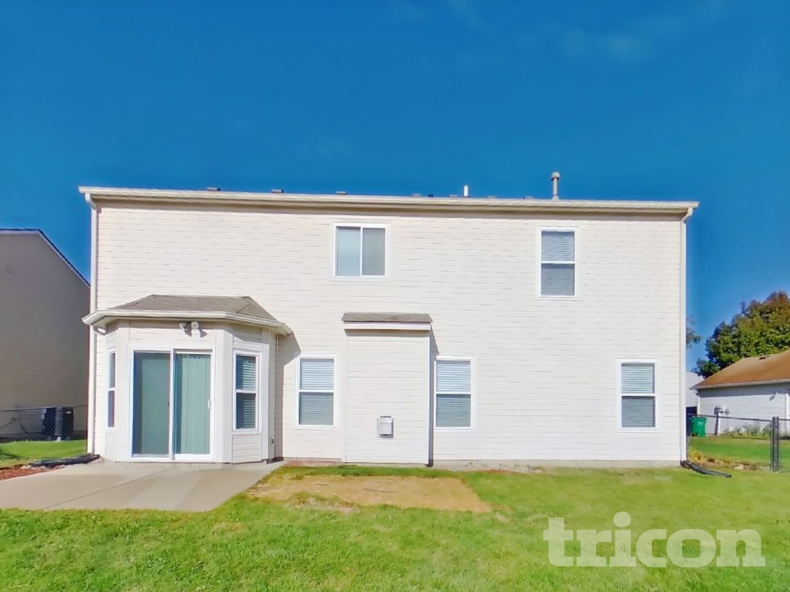 Building Photo - 1233 River Ridge Dr