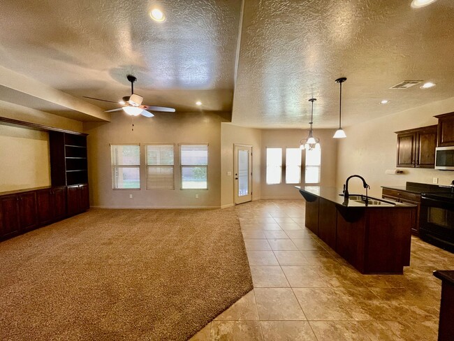 Building Photo - Pet-Friendly Five Bedroom Home w/Office, R...