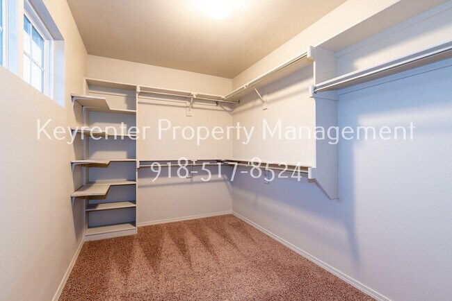 Building Photo - 3 Bed | 2.5 Bath in Broken Arrow!