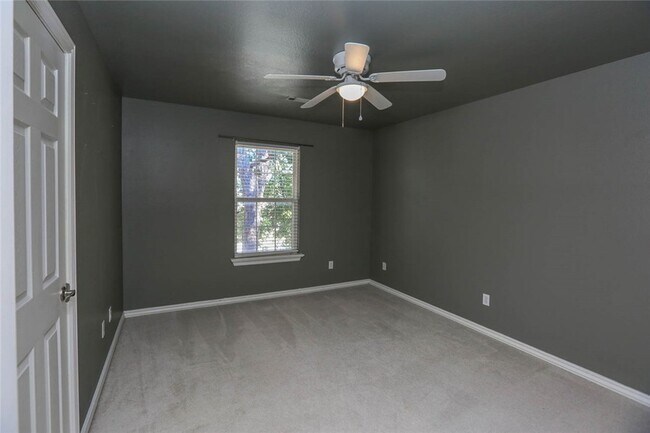 Building Photo - 5300 S 44th Pl