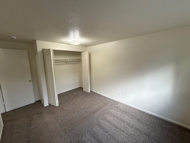 Building Photo - 3802 Iberis St NE