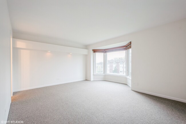 Building Photo - 2400 Archbury Ln