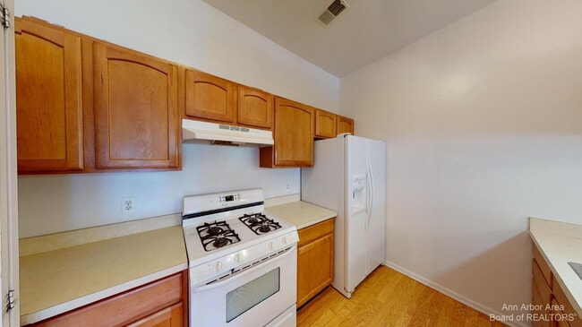 Building Photo - 2795 S Knightsbridge Cir