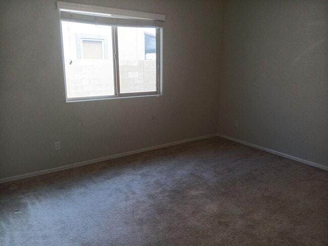 Building Photo - Four bedroom - Two bath, in Rio Rancho, St...