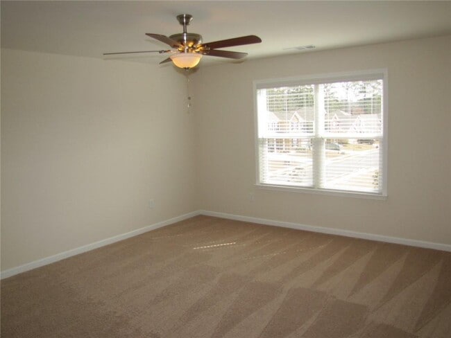 Building Photo - 462 Spring View Dr