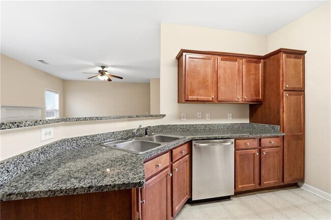 Building Photo - 5670 Winter Bluff Way NE