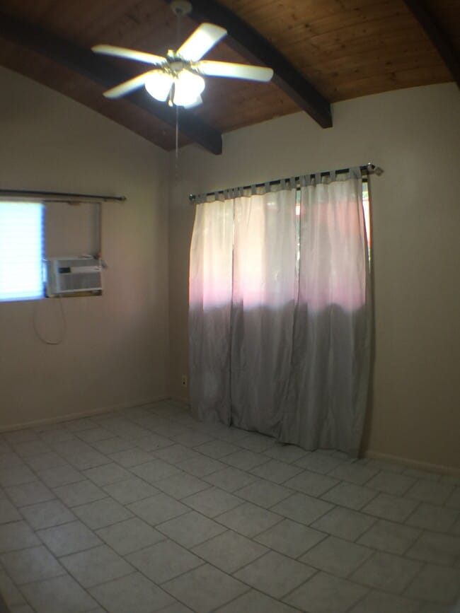 Building Photo - Cottage