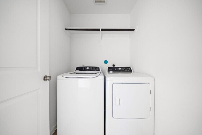 Building Photo - 27142 Breakaway Ln