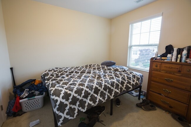 Building Photo - 3 bedroom townhome just minutes from Duke!! Located in the popular Thompson Ridge Community!