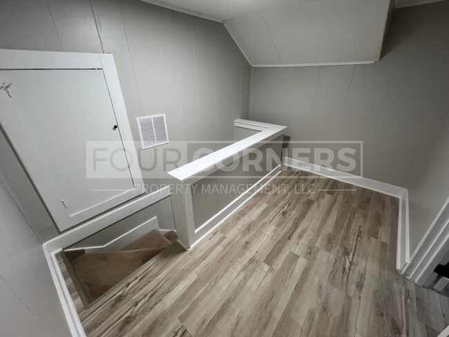 Building Photo - Beautiful 3 Bedroom 2.5 Bath Home