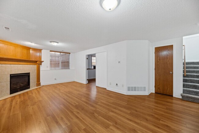 Building Photo - Beautiful 4 Bed 3 Bath in Andover School District!