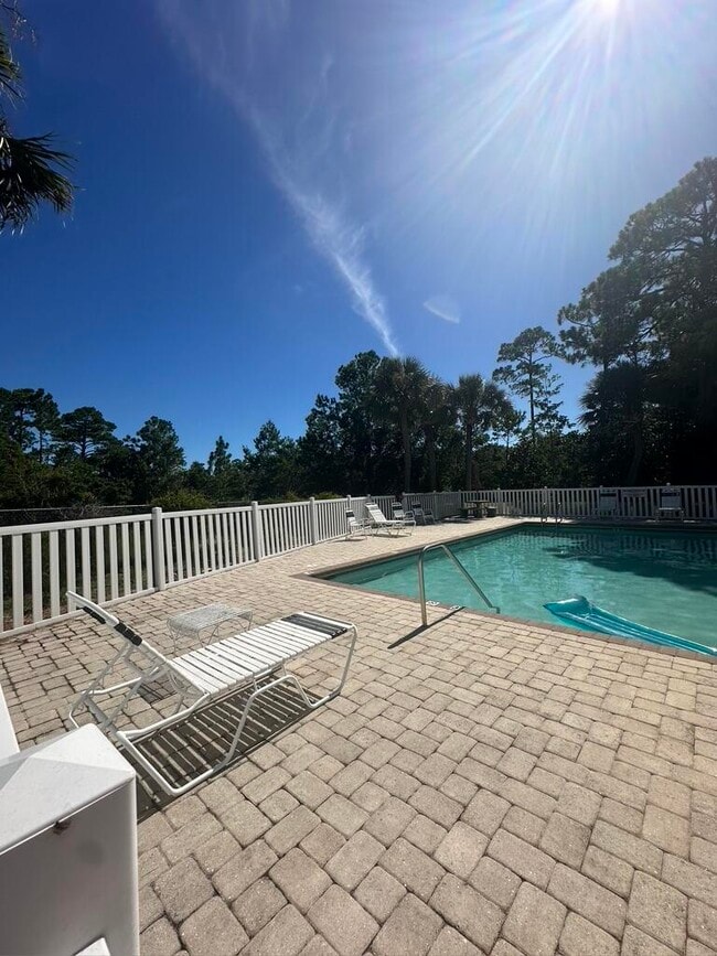 Building Photo - 1753 Sound Hammock Dr