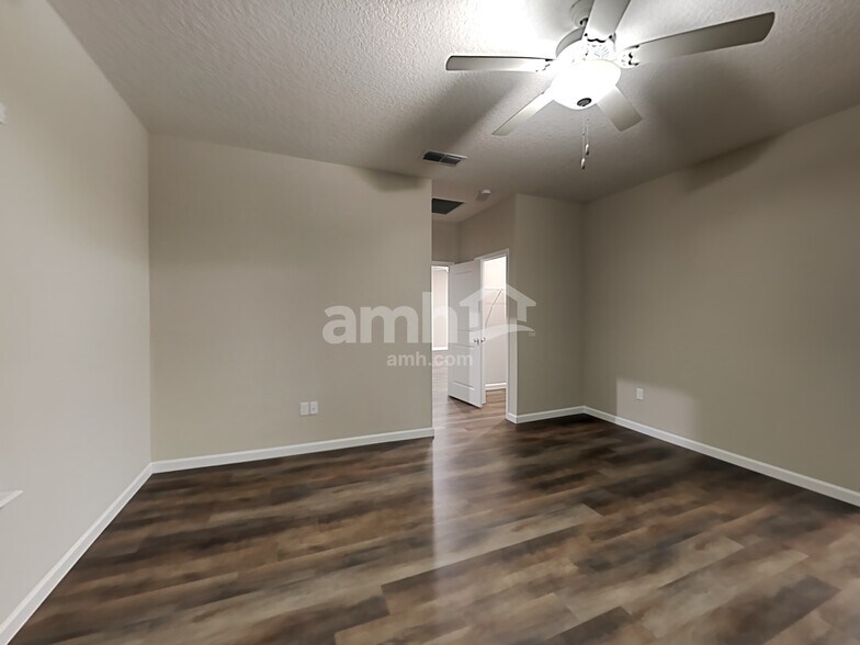 Building Photo - 60 Hemlock Point