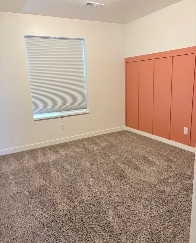 Building Photo - 2693 E Gambel Oaks Dr