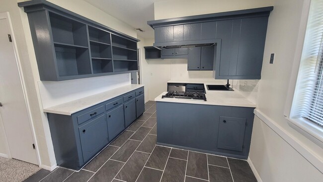 Building Photo - 515 Gayclifee Terrace