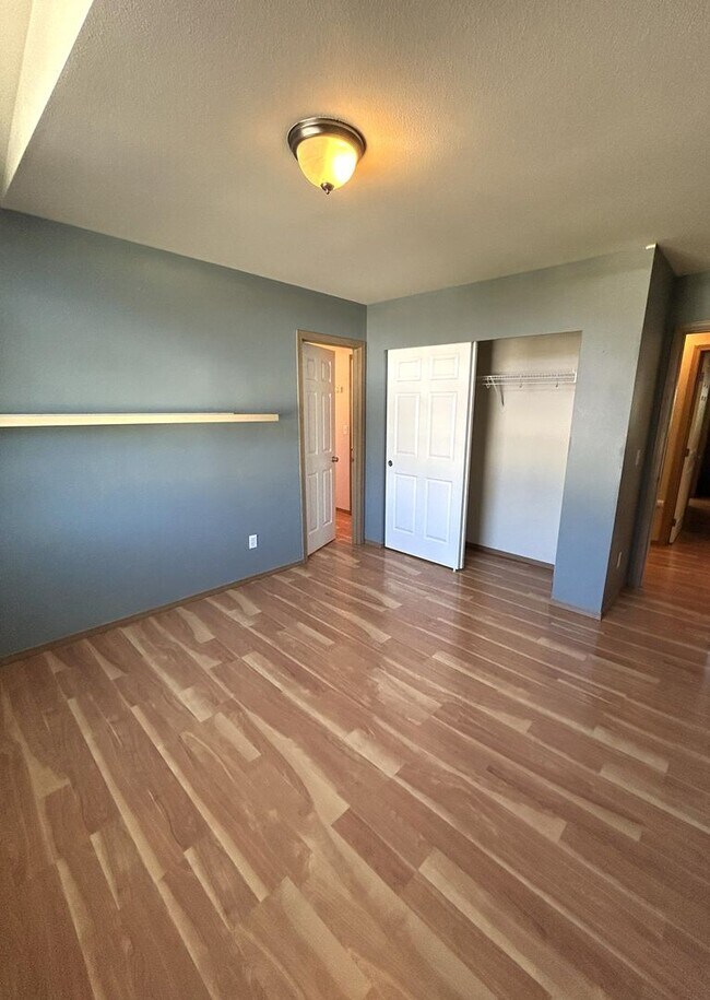 Building Photo - Everett Home