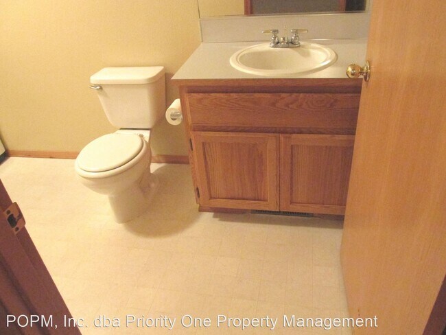 Building Photo - 3 br, 2.5 bath House - 546  SE Beavercreek...