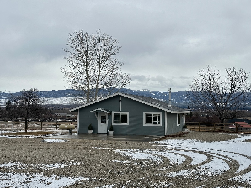 Building Photo - 1334 Country Rd