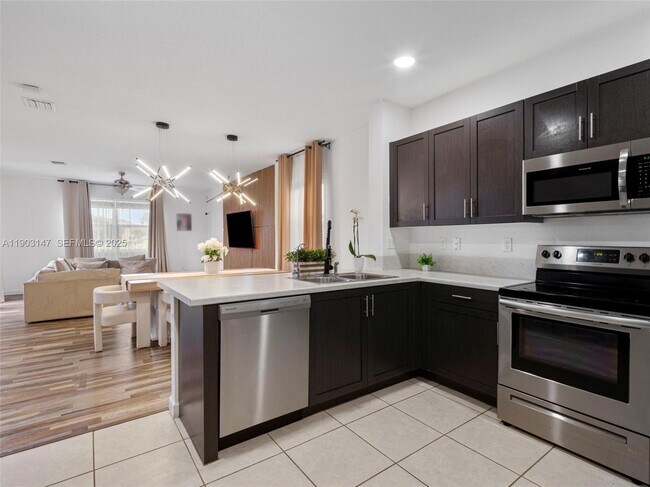 Building Photo - 1411 SE 26th Rd