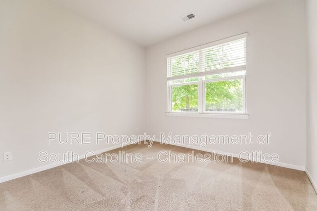 Building Photo - 507 Kilarney Rd