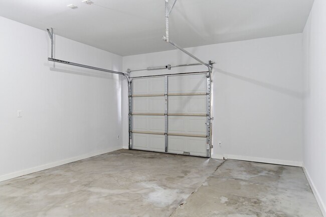 Building Photo - 7040 Kinney St