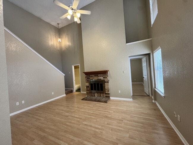 Building Photo - 2141 Redwing Way
