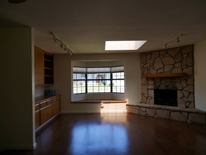 Building Photo - 5442 Anselmo Ct