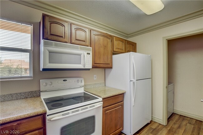 Building Photo - 1150 N Buffalo Dr