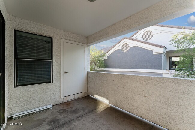 Building Photo - 3065 N 67th Ave