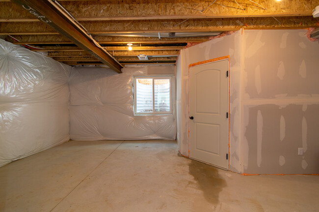Building Photo - 2055 Moon Rise Dr