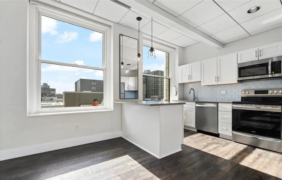 Building Photo - 108 W Jefferson St