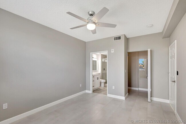 Building Photo - 616 Clearwater Park Rd