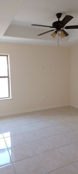 Building Photo - 634 Marrs Ave