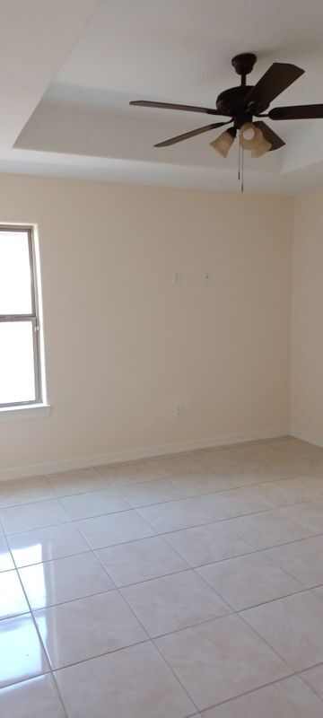 Building Photo - 634 Marrs Ave