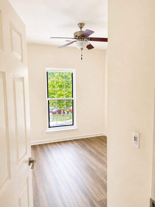 Building Photo - 6431 Brookfield Ct Dr