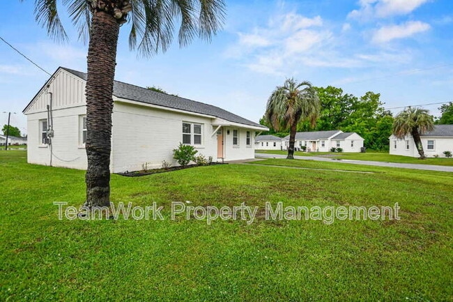 Building Photo - 3042 Terry Dr
