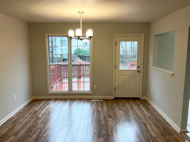 Building Photo - Very clean and well maintained 3BR 2.5BA single family home with large rear deck and 1 car garage