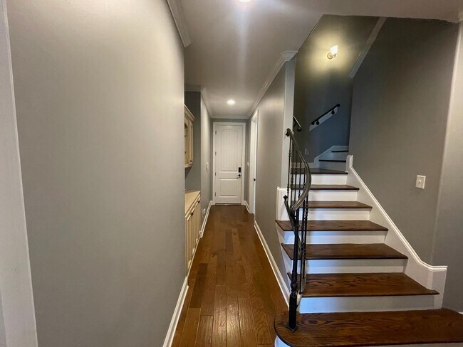 Building Photo - 556 Althea Ln