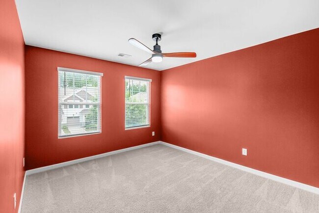 Building Photo - Modern Comfort, Effortless Living & Unbeatable Convenience in Northfield Crossing 3BR/2.5BA, 2 Ca...