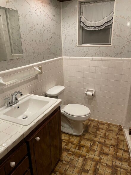 Building Photo - 1504 S Iowa St