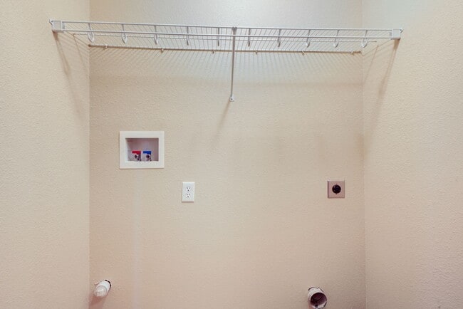 Building Photo - 3 bdrm 2 bath - Grain Valley