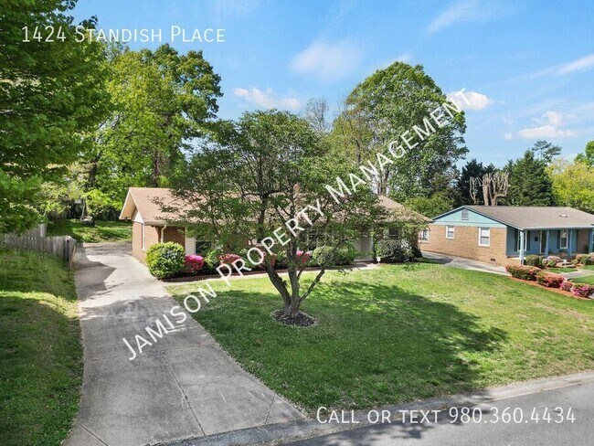 Building Photo - 1424 Standish Pl