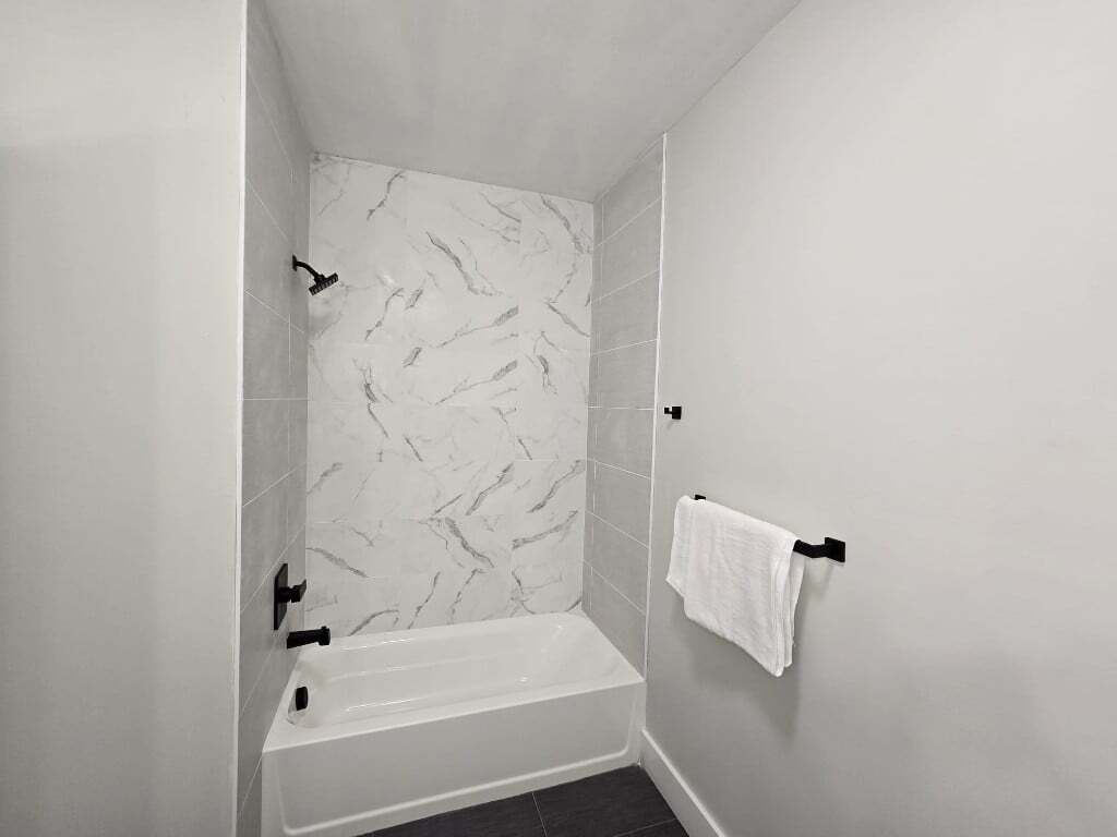 Building Photo - 130 Ellis Ave